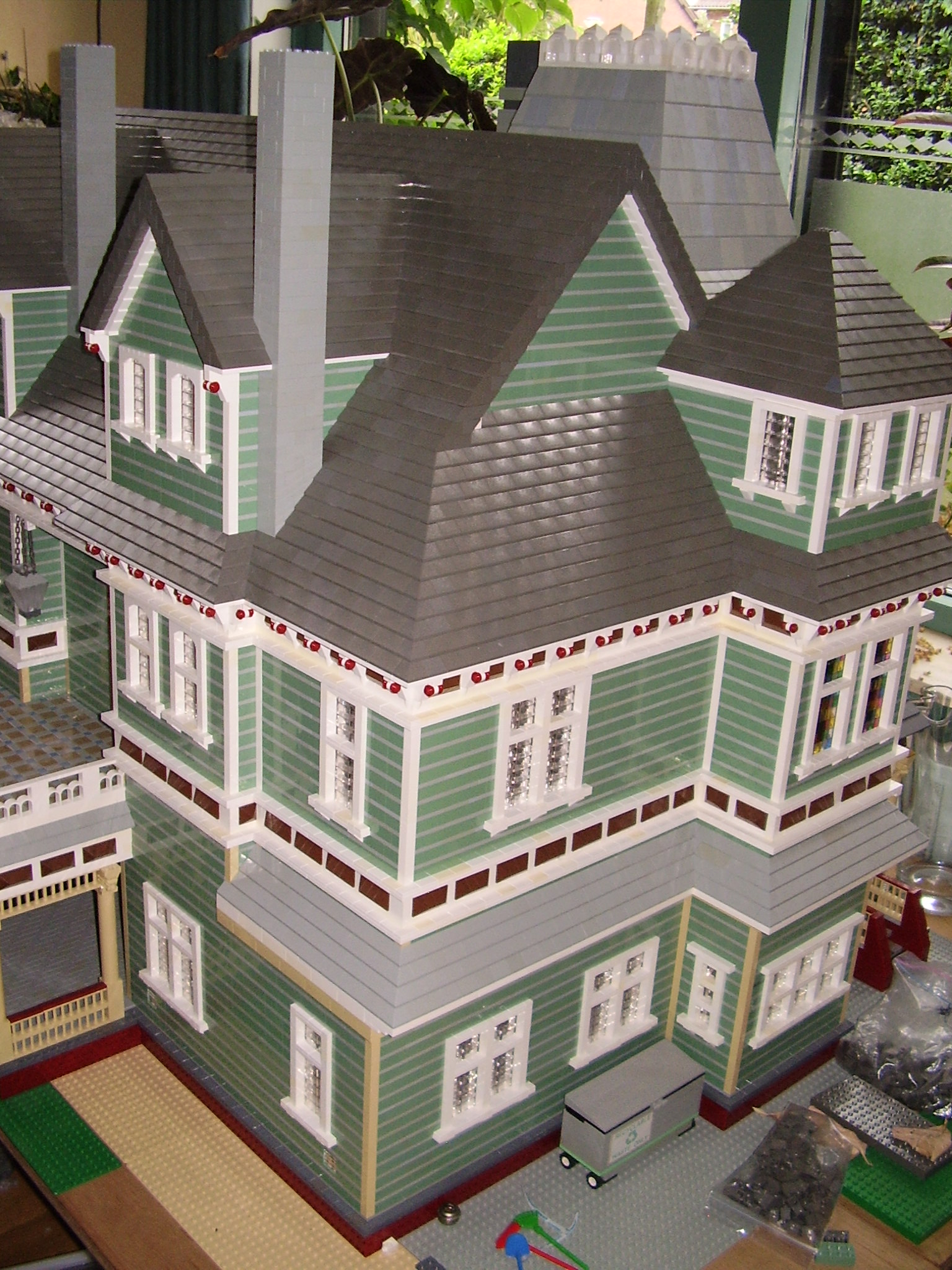 17_backside_west_wing.jpg