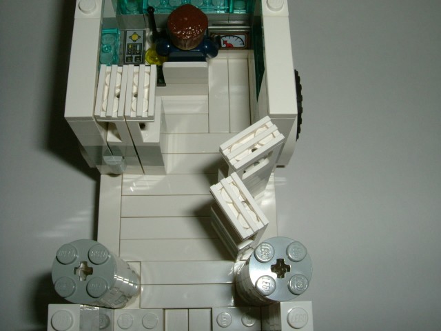 white-bus-07.jpg