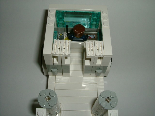 white-bus-08.jpg