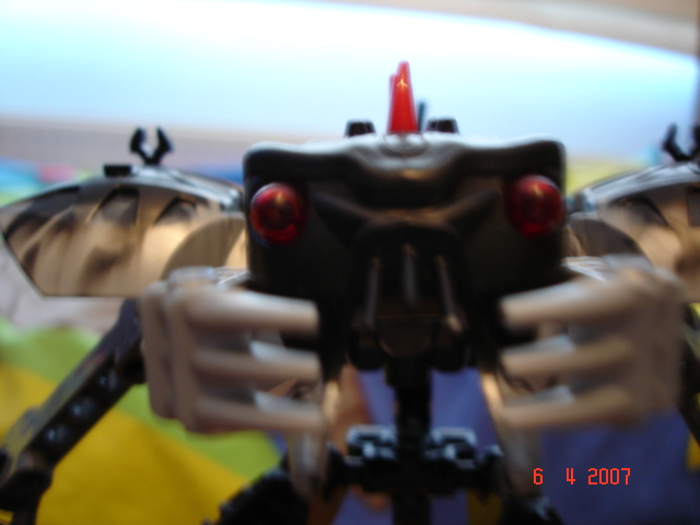 mantax_face.jpg