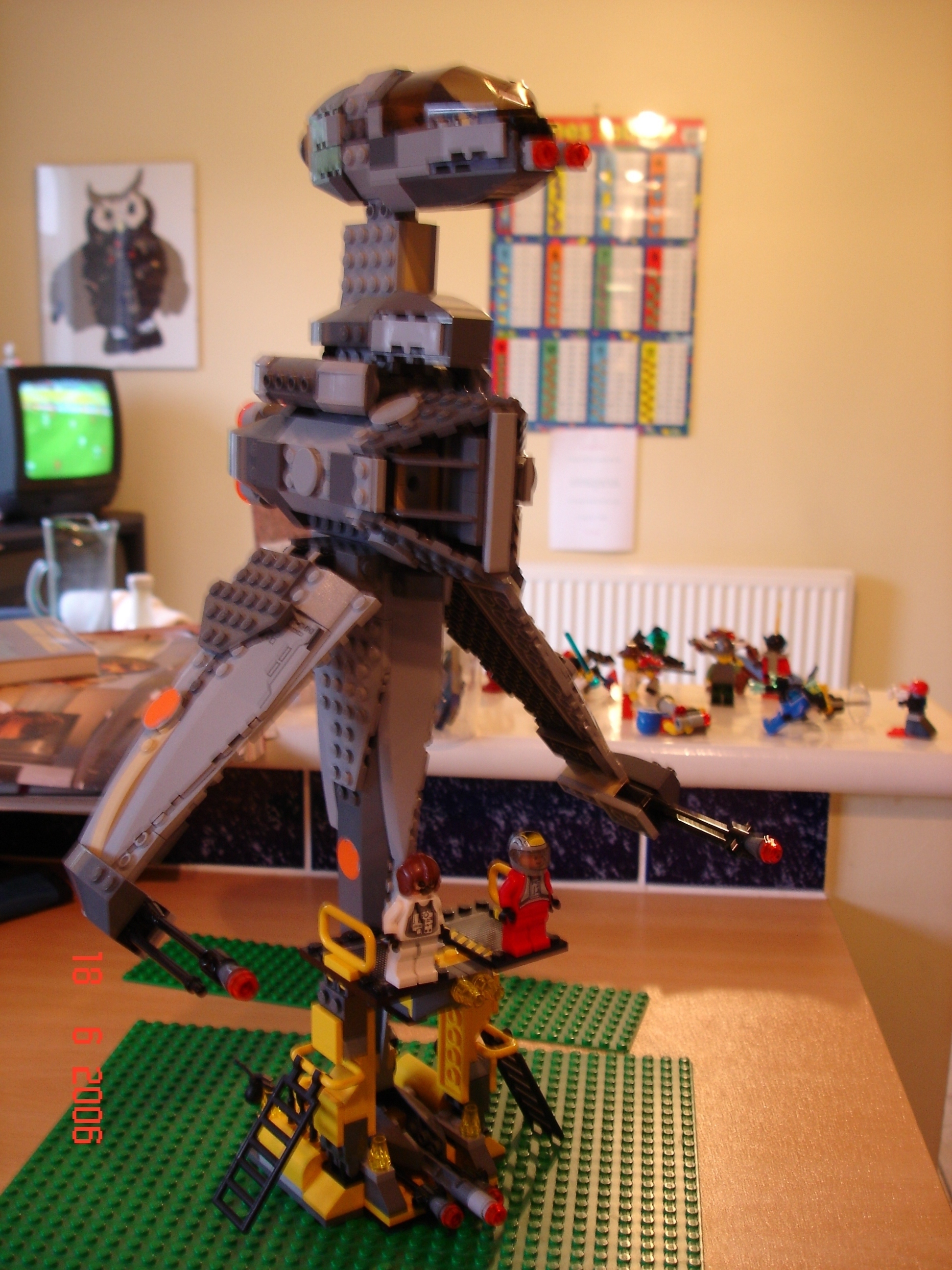 b_wing_fighter_m.jpg