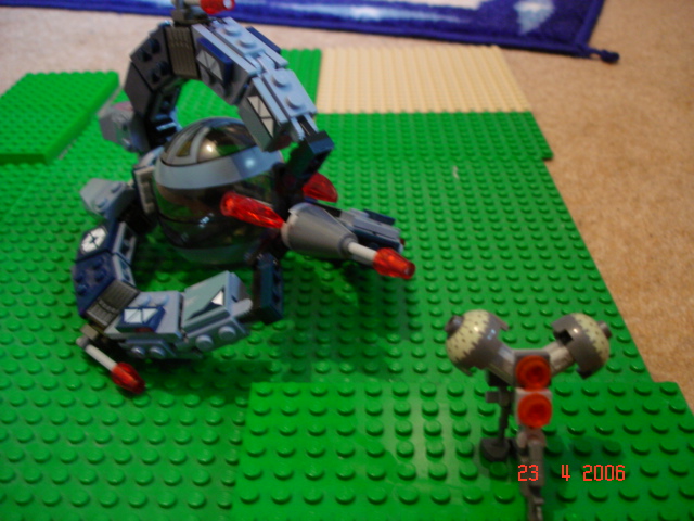 droid_tri-fighter_m.jpg