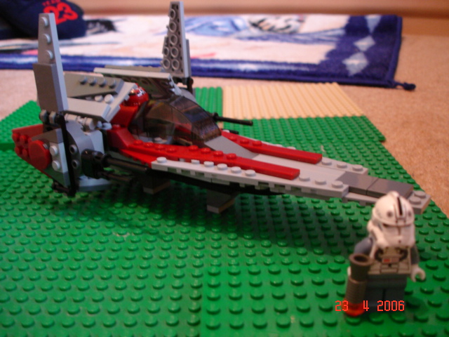 v-wing_fighter_m.jpg