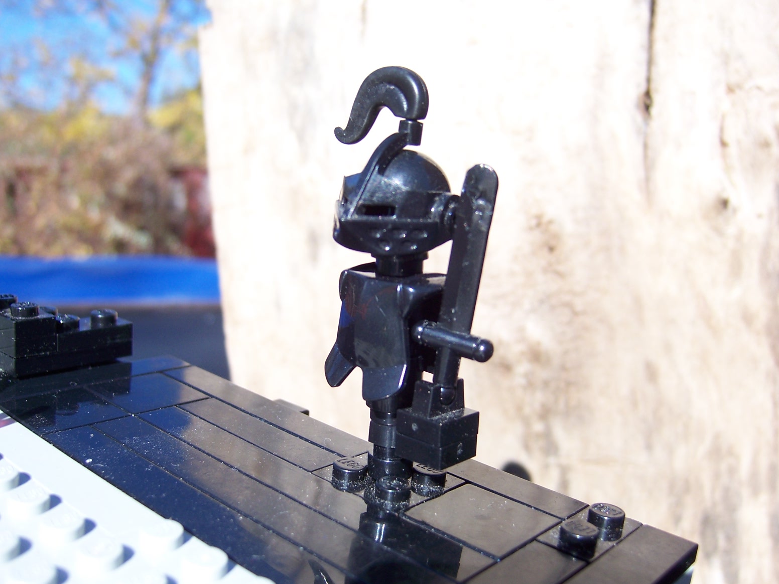 4_black_armour.jpg