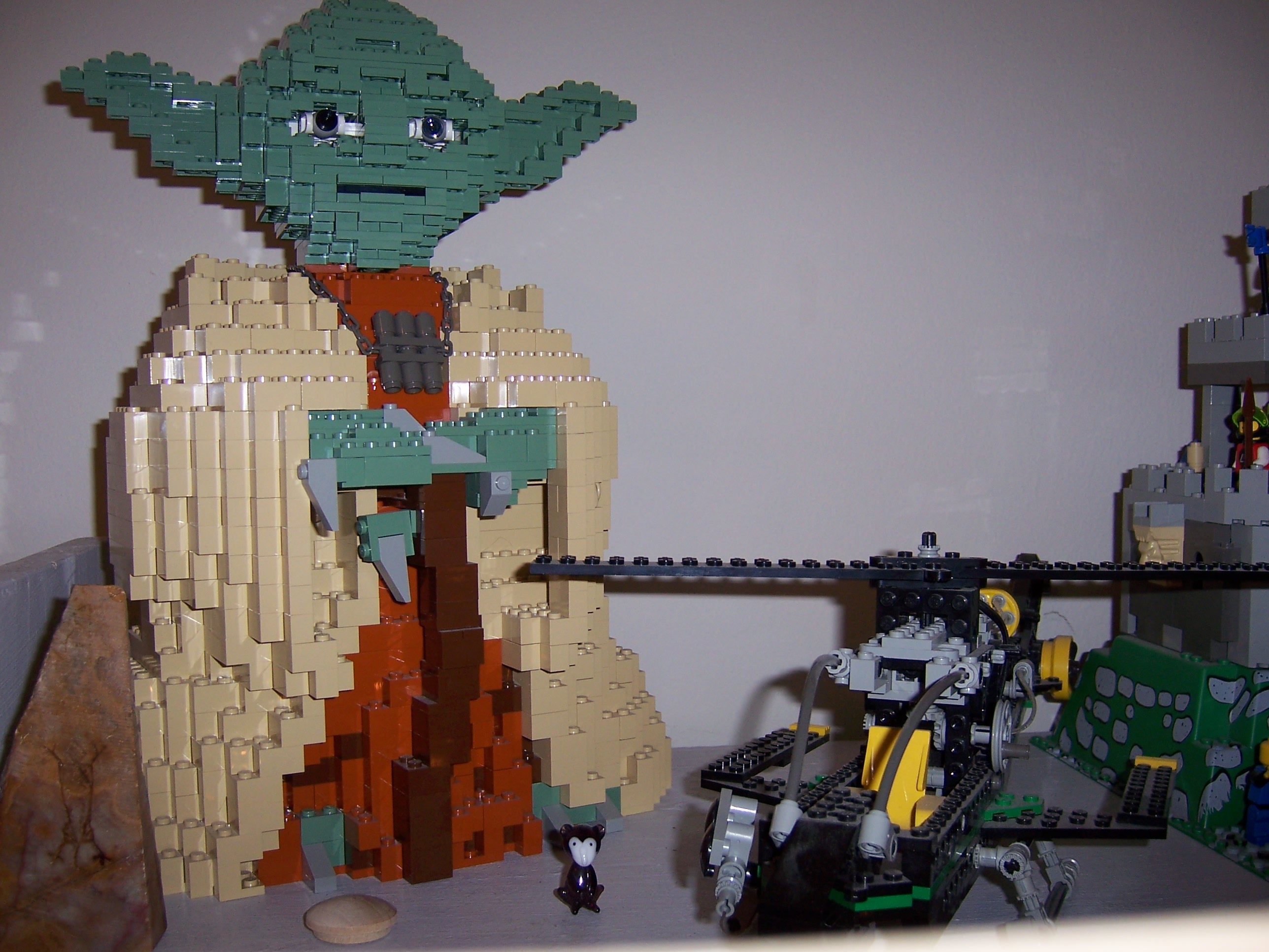 yoda_w_copter.jpg