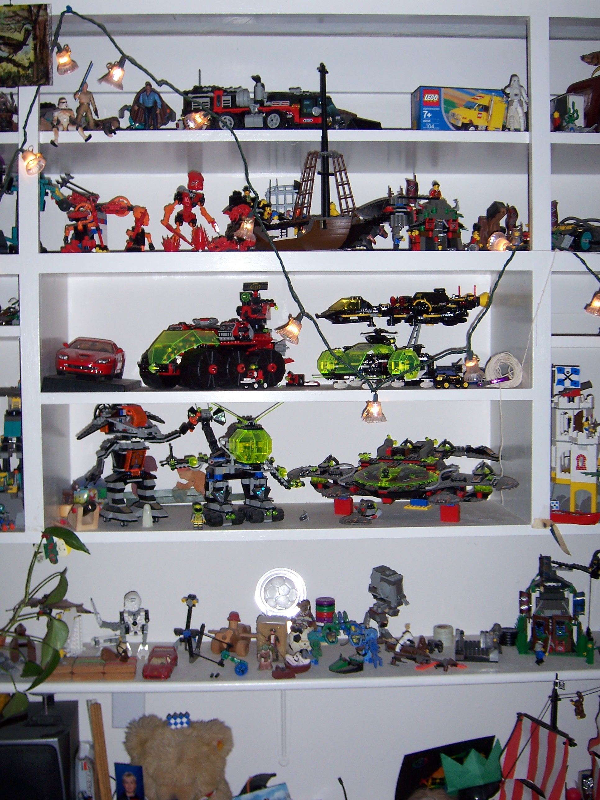 2_middle_shelves.jpg