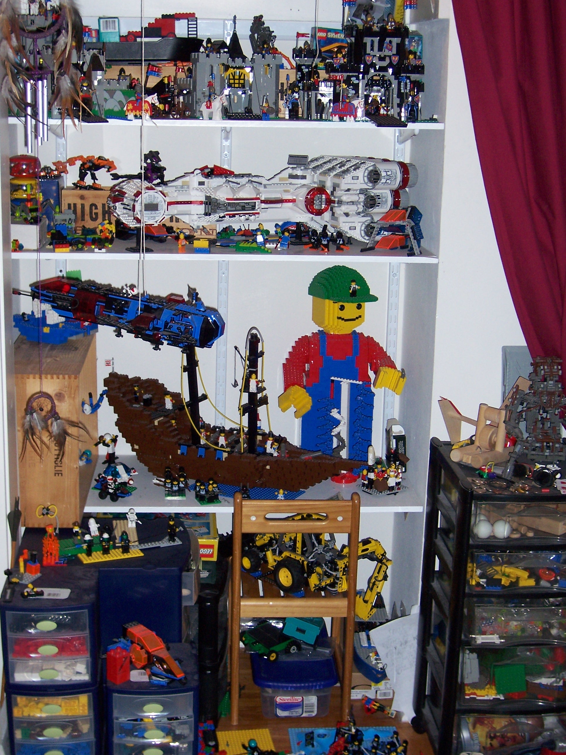 4_closet_shelves.jpg