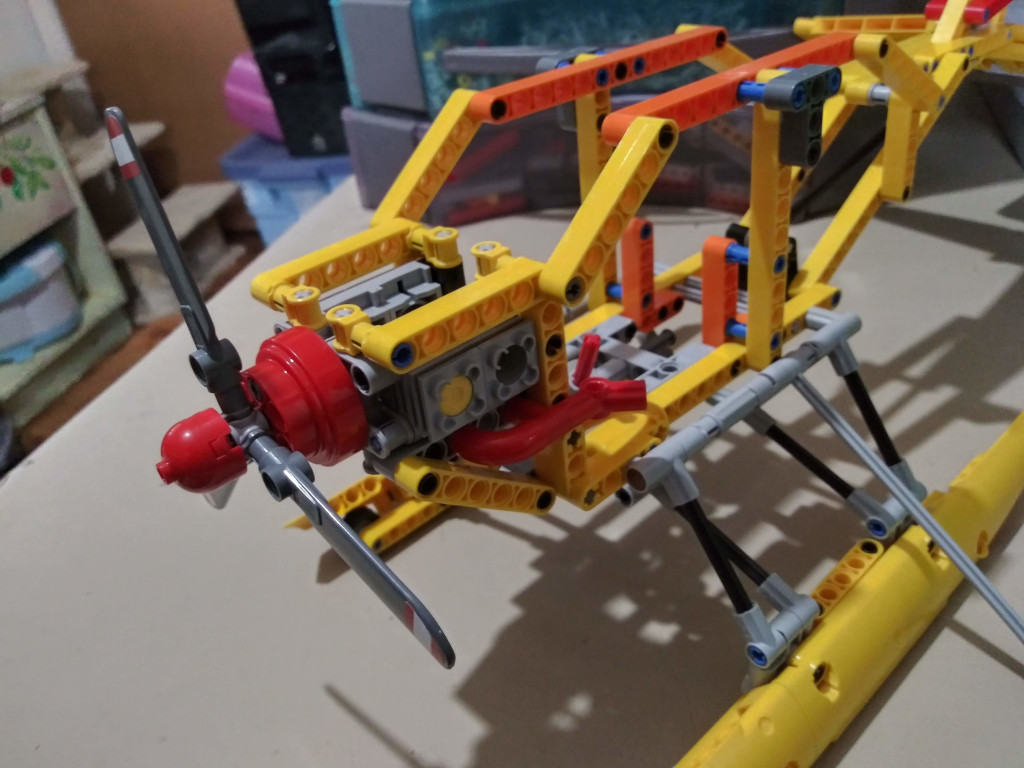 engine_detail.jpg