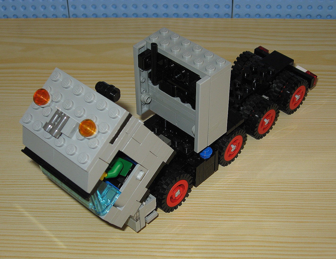 4vol-fh16-88-50t_01-8s-.jpg