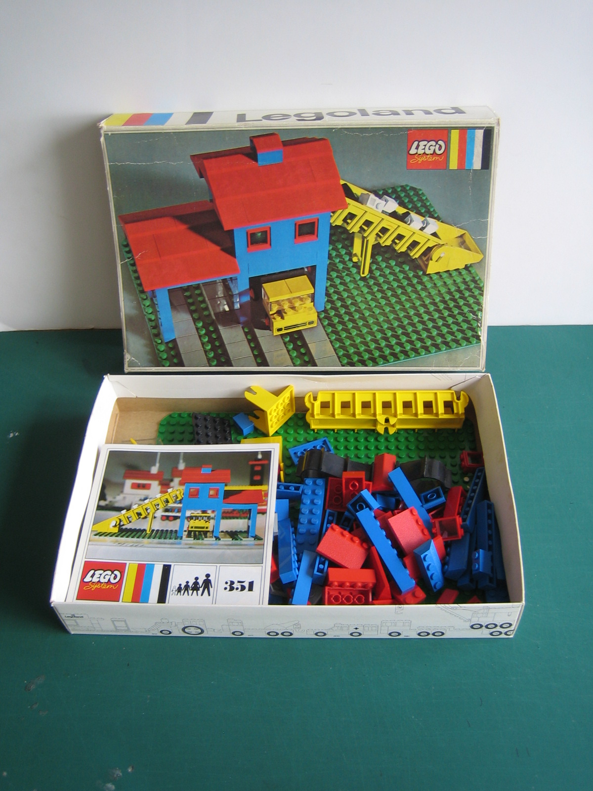 351_set.jpg
