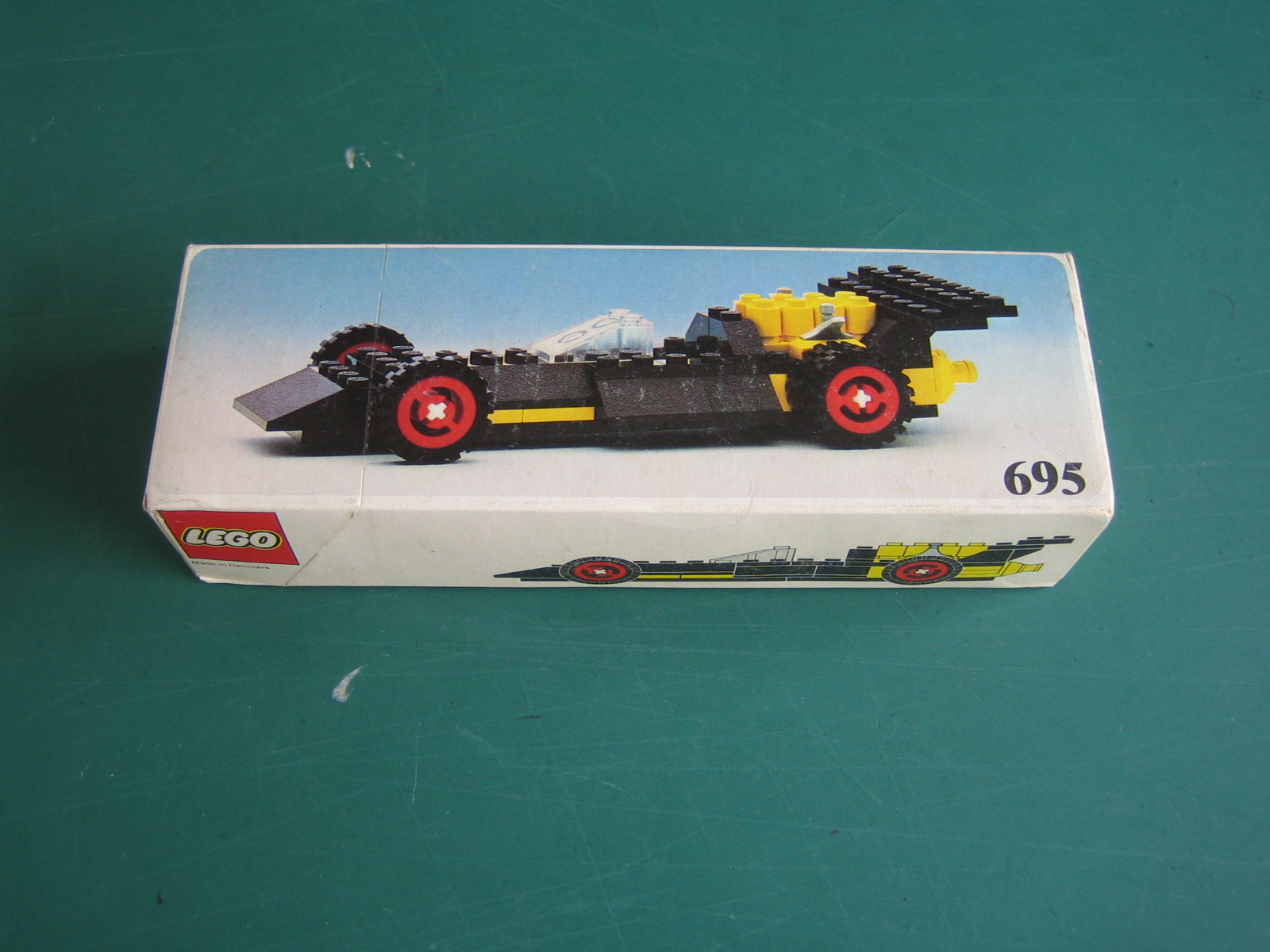 695_box_front.jpg