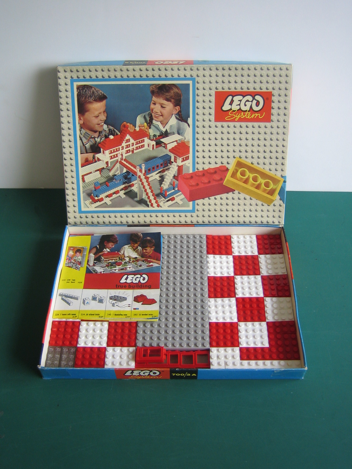 700_3a.jpg