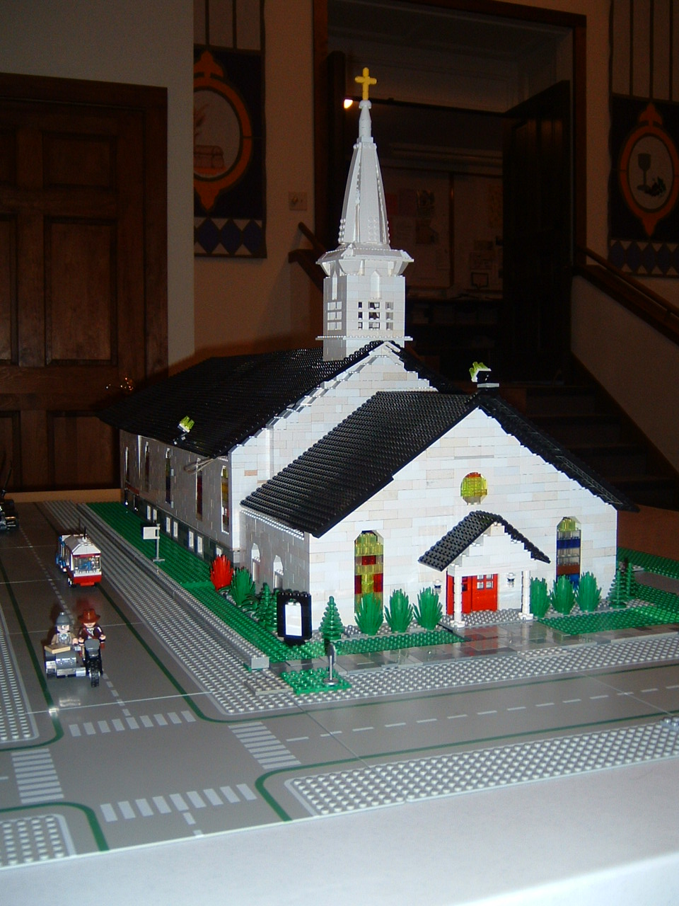 emanuel_lego_church_02.jpg