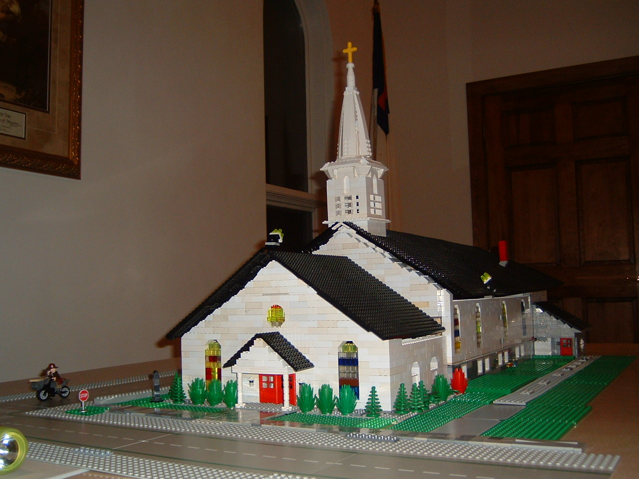 emanuel_lego_church_03.jpg