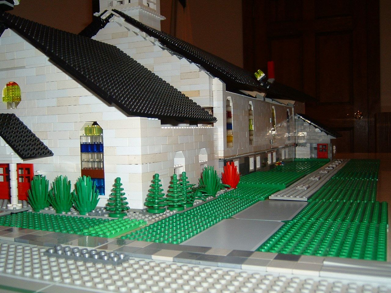 emanuel_lego_church_05.jpg