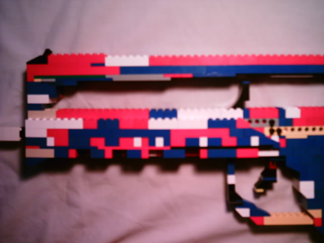 lego_famas_color_003.jpg
