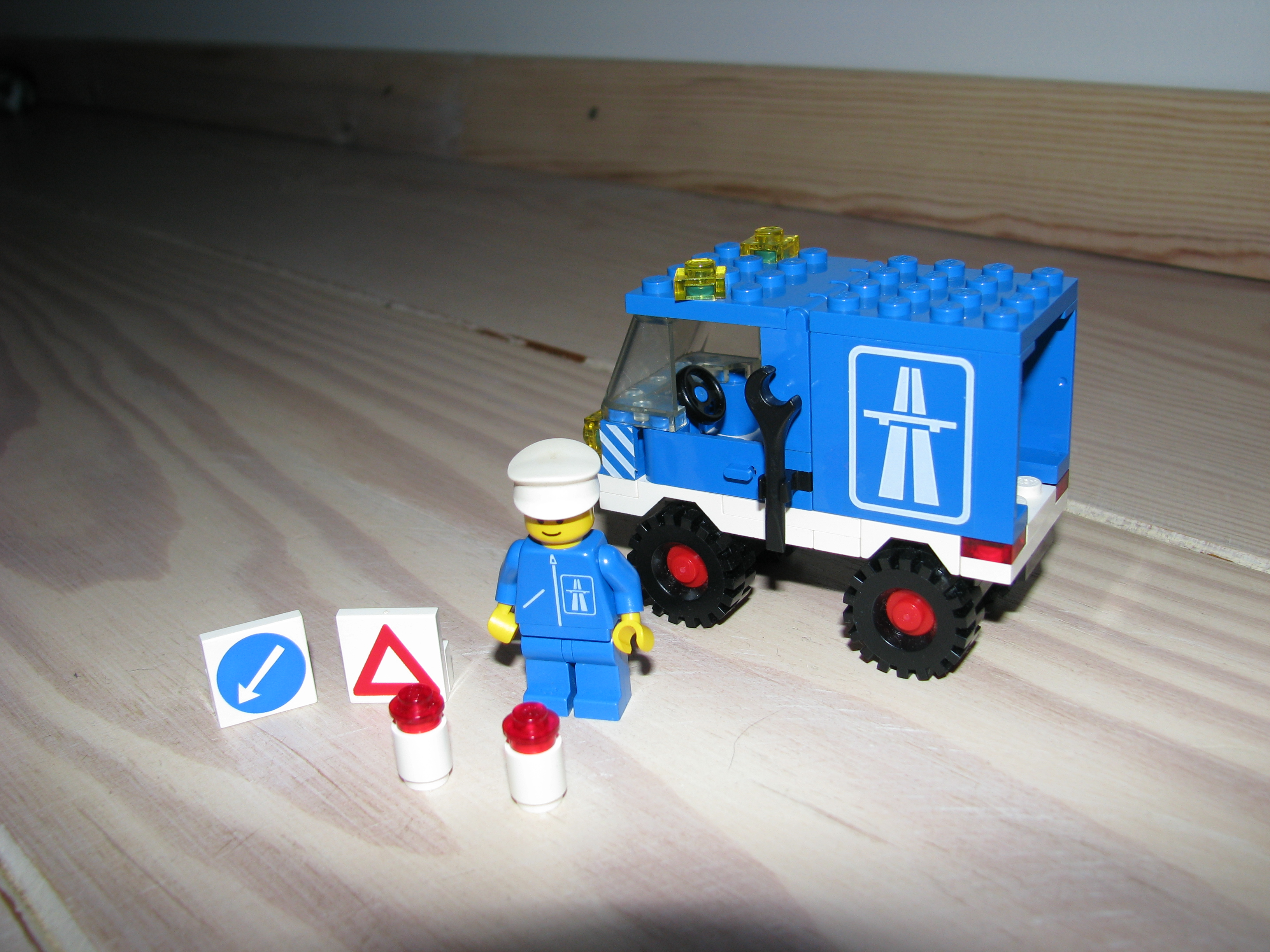 6653-highway_emergency_van-2.jpg