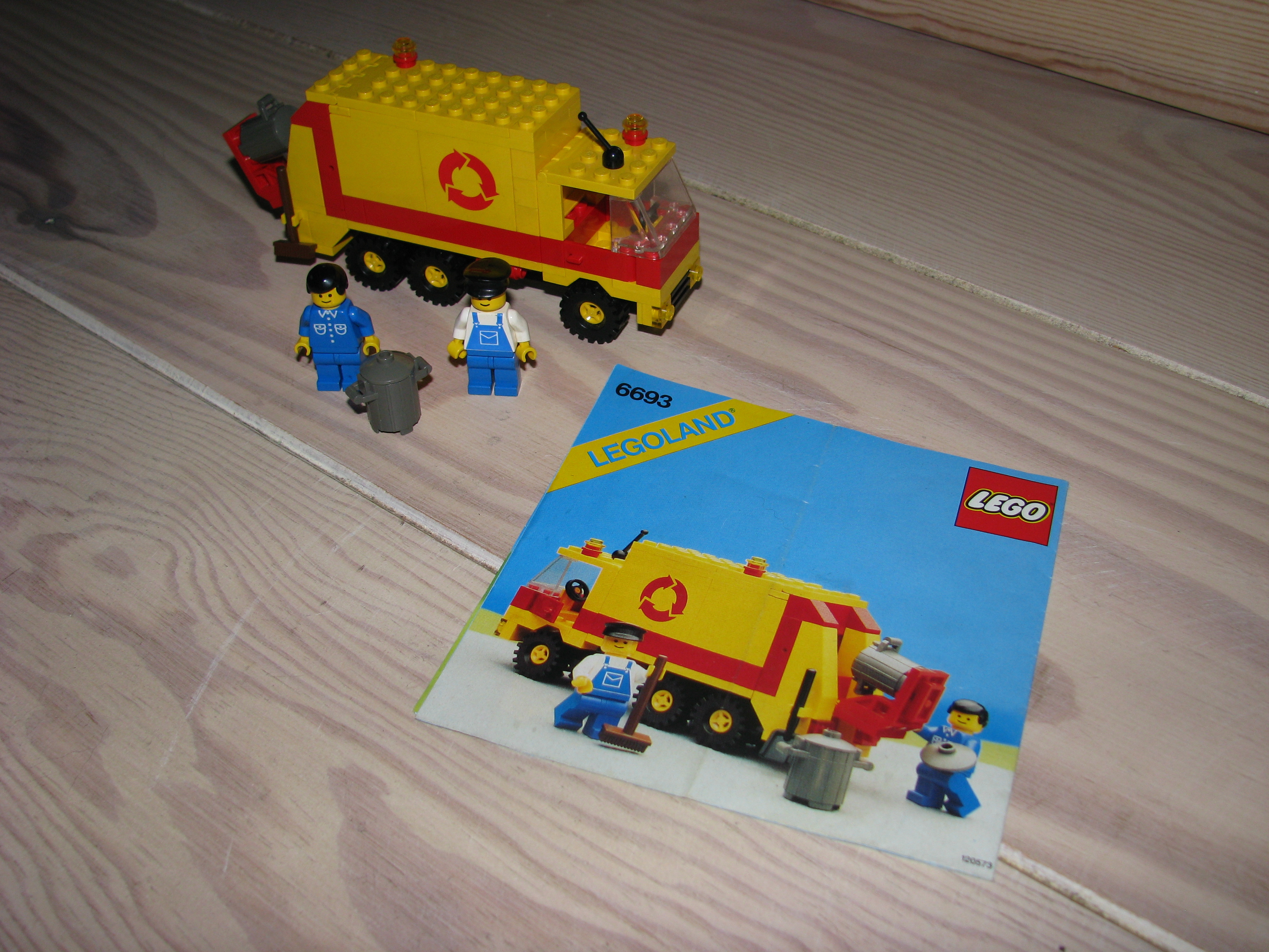 6693-refuse_collection_truck.jpg