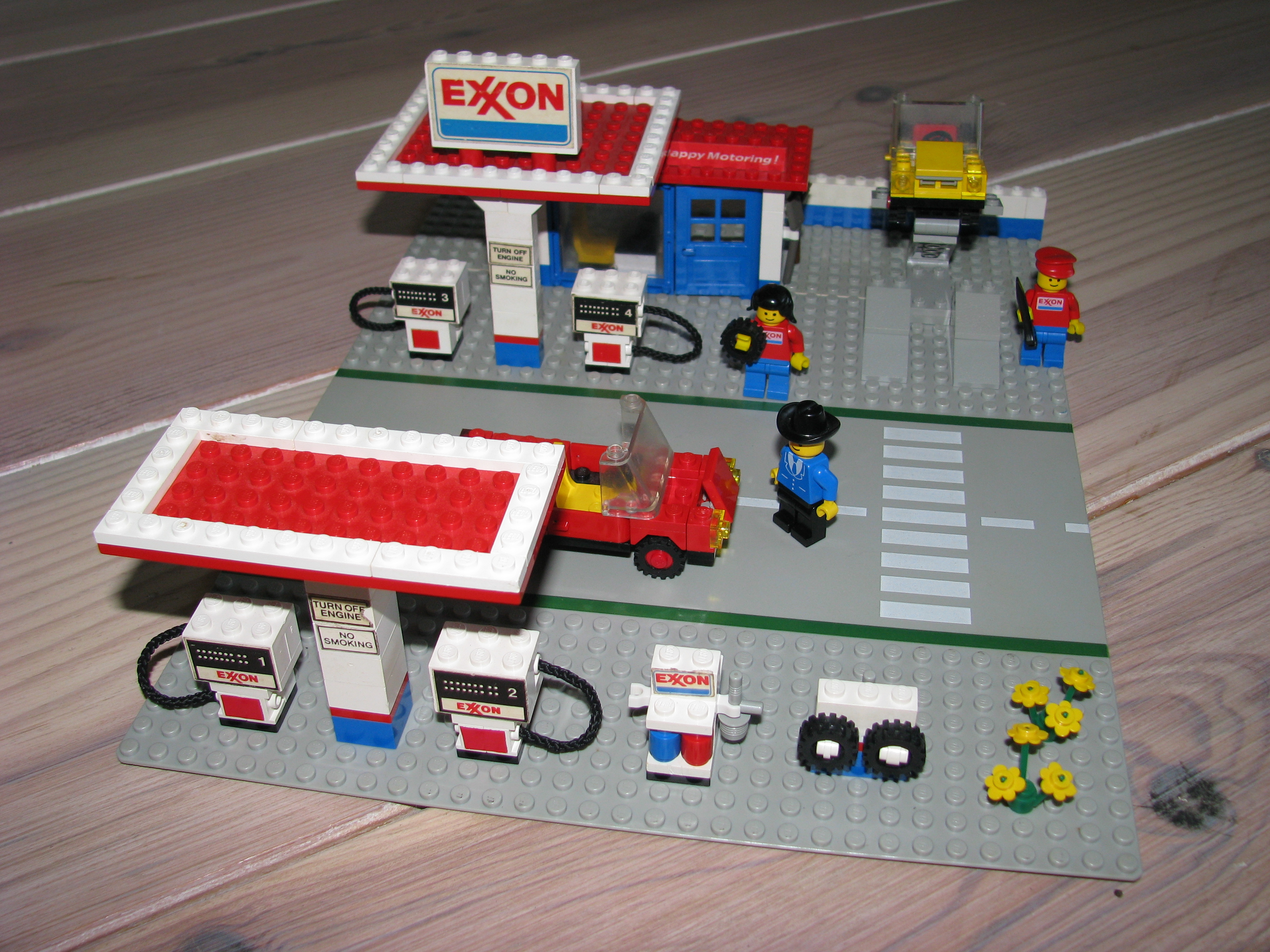 6375-exxon_gas_station-1.jpg
