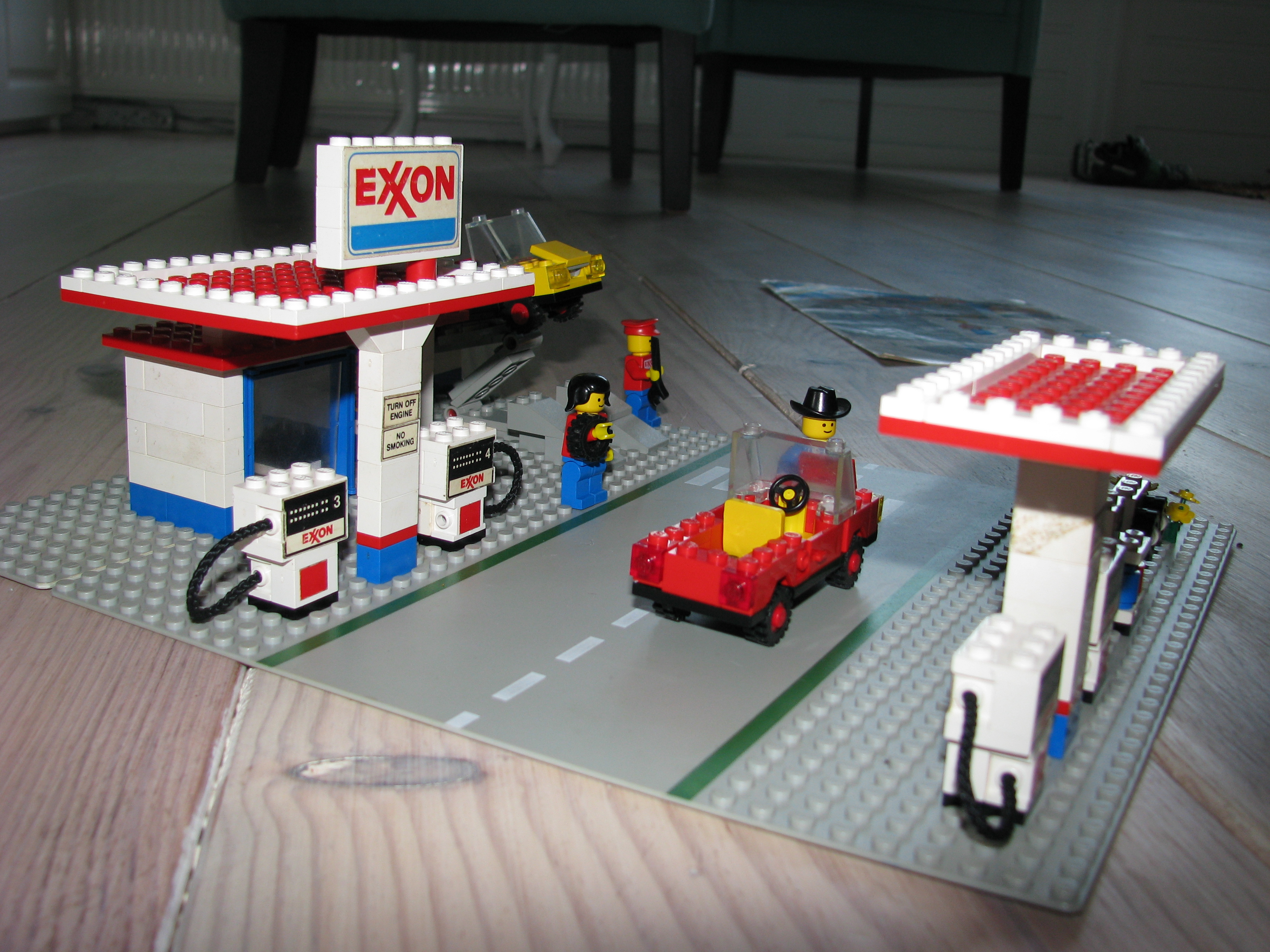 6375-exxon_gas_station-2.jpg