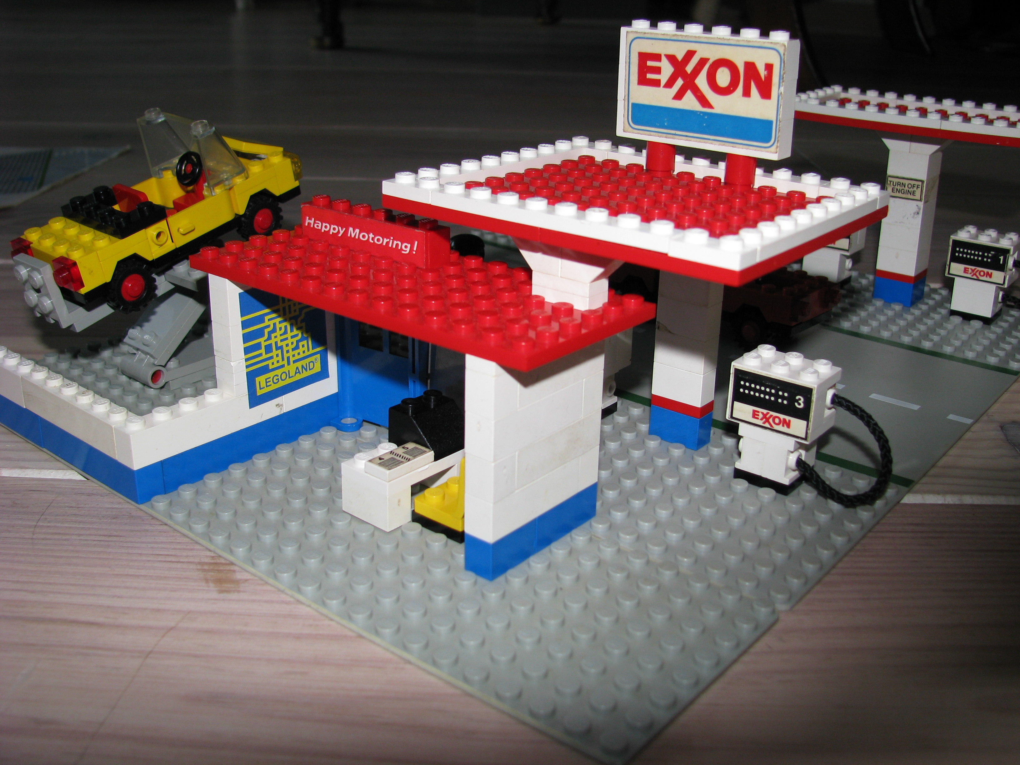 6375-exxon_gas_station-4.jpg