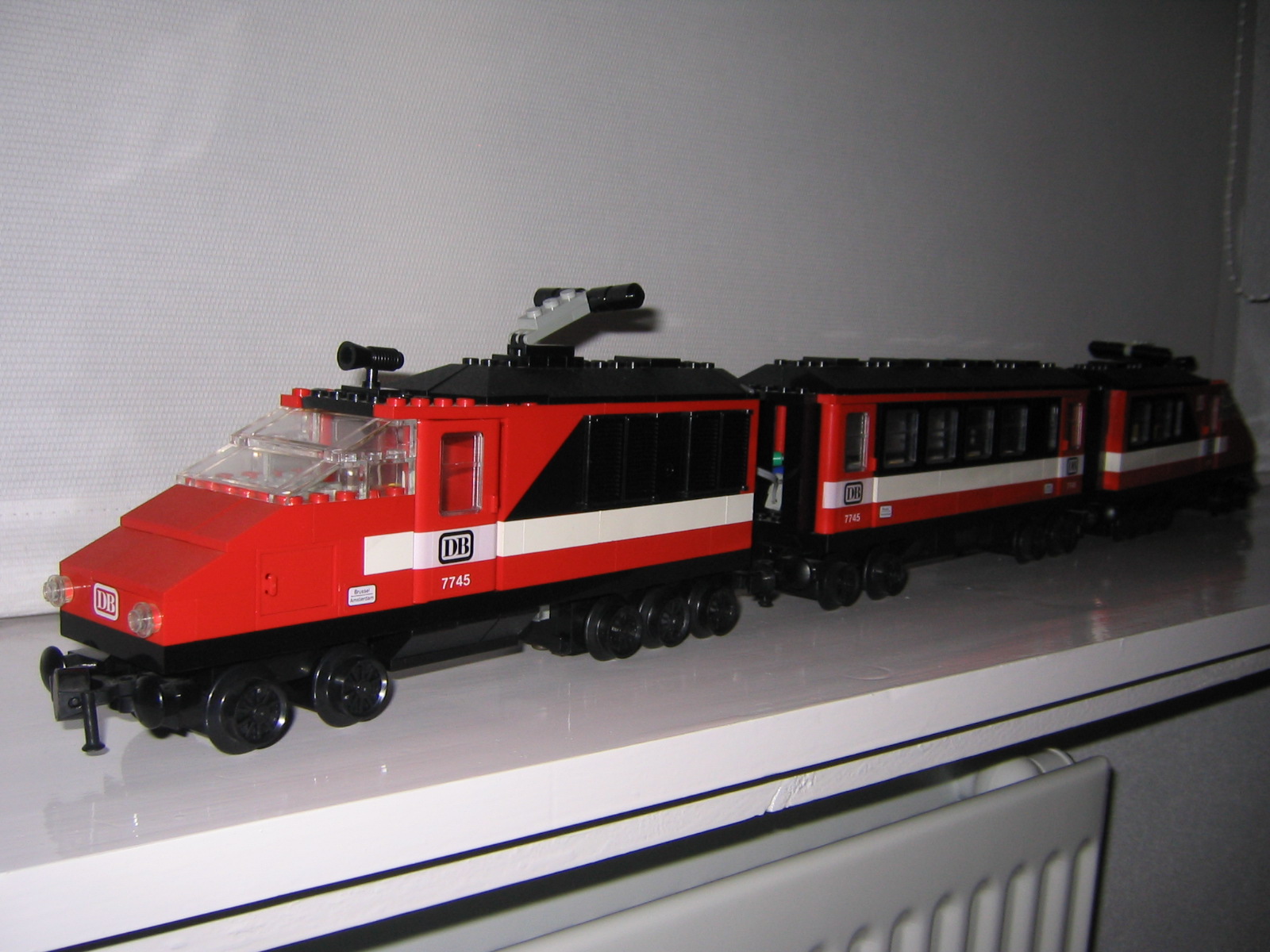 7745-lego-train.jpg