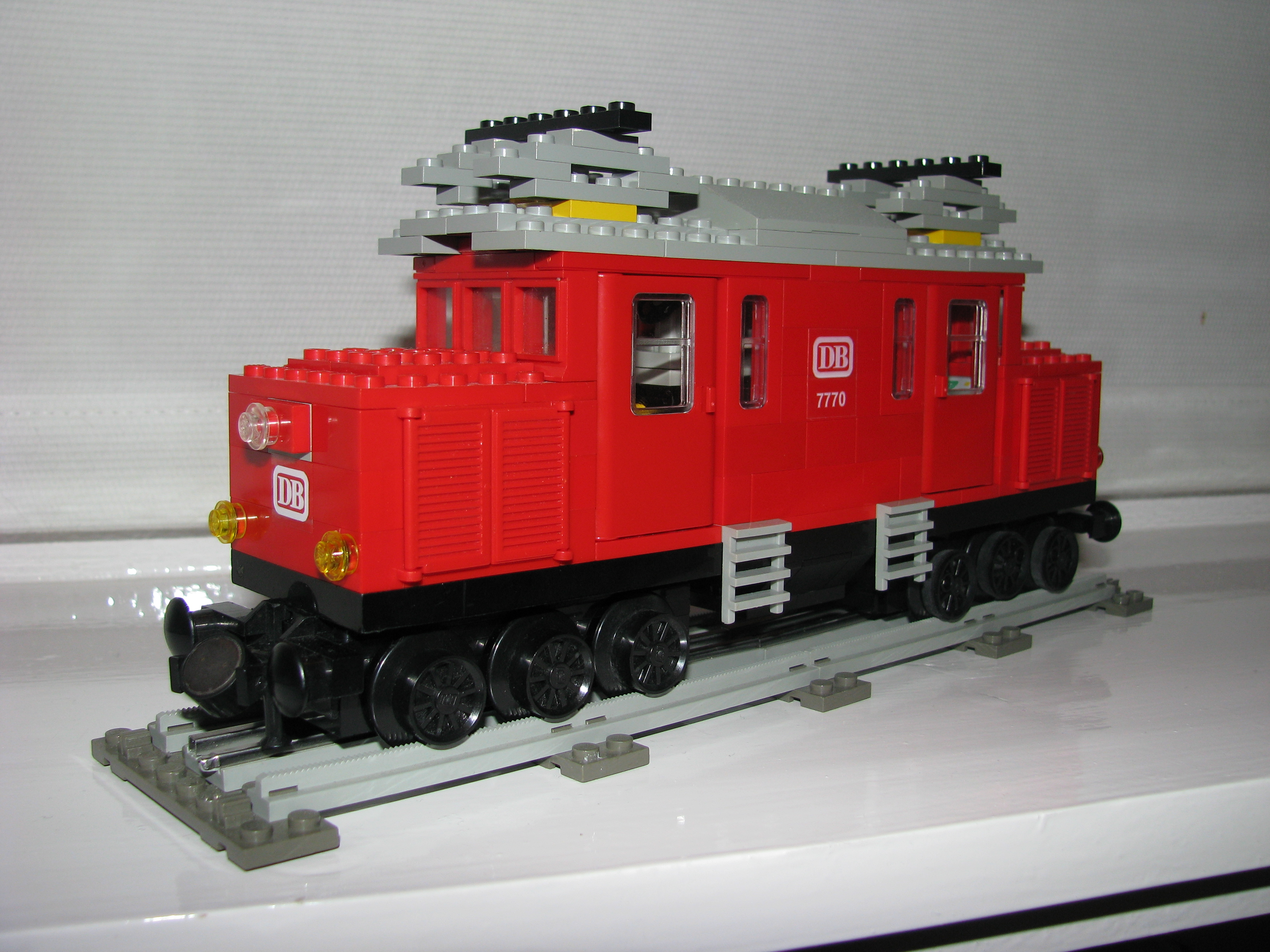 7770-lego-train.jpg