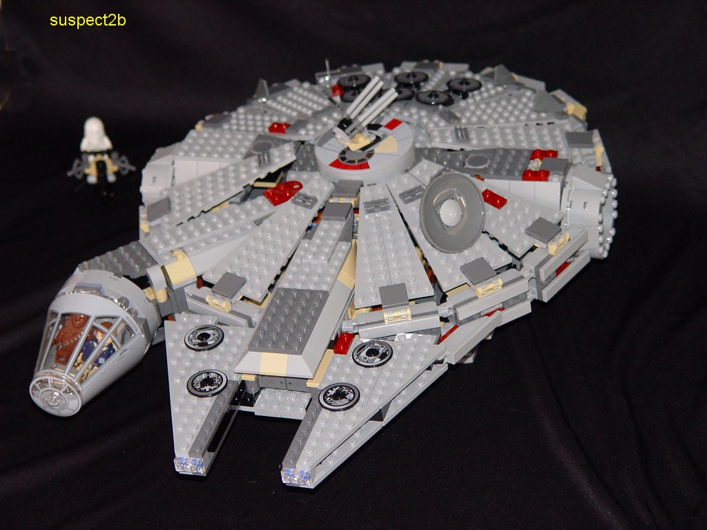 millenniumfalcon.jpg