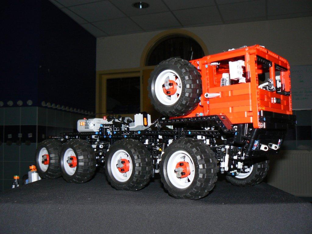 trucktrial_8x8.jpg