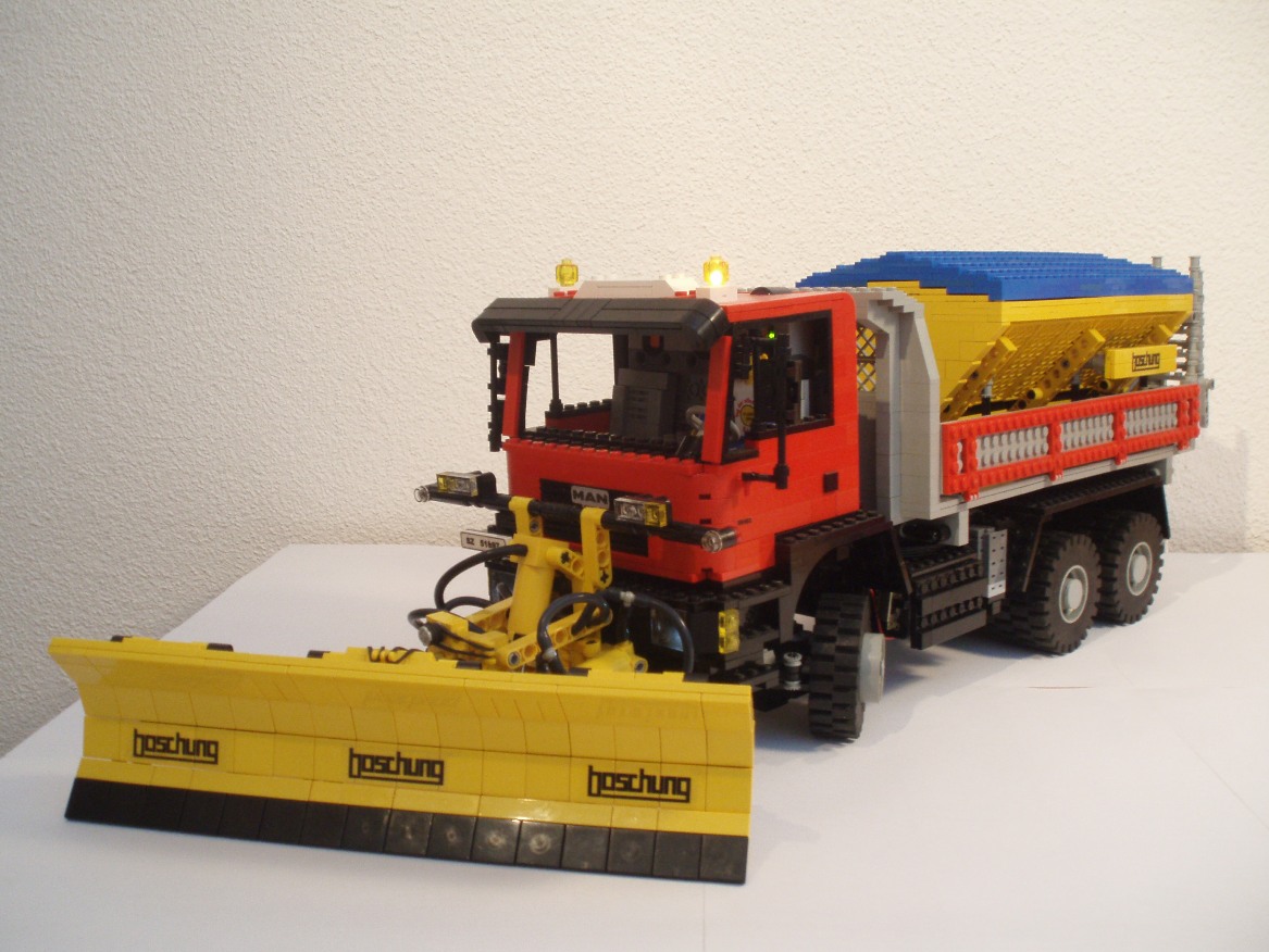 man_snowplow_001k.jpg