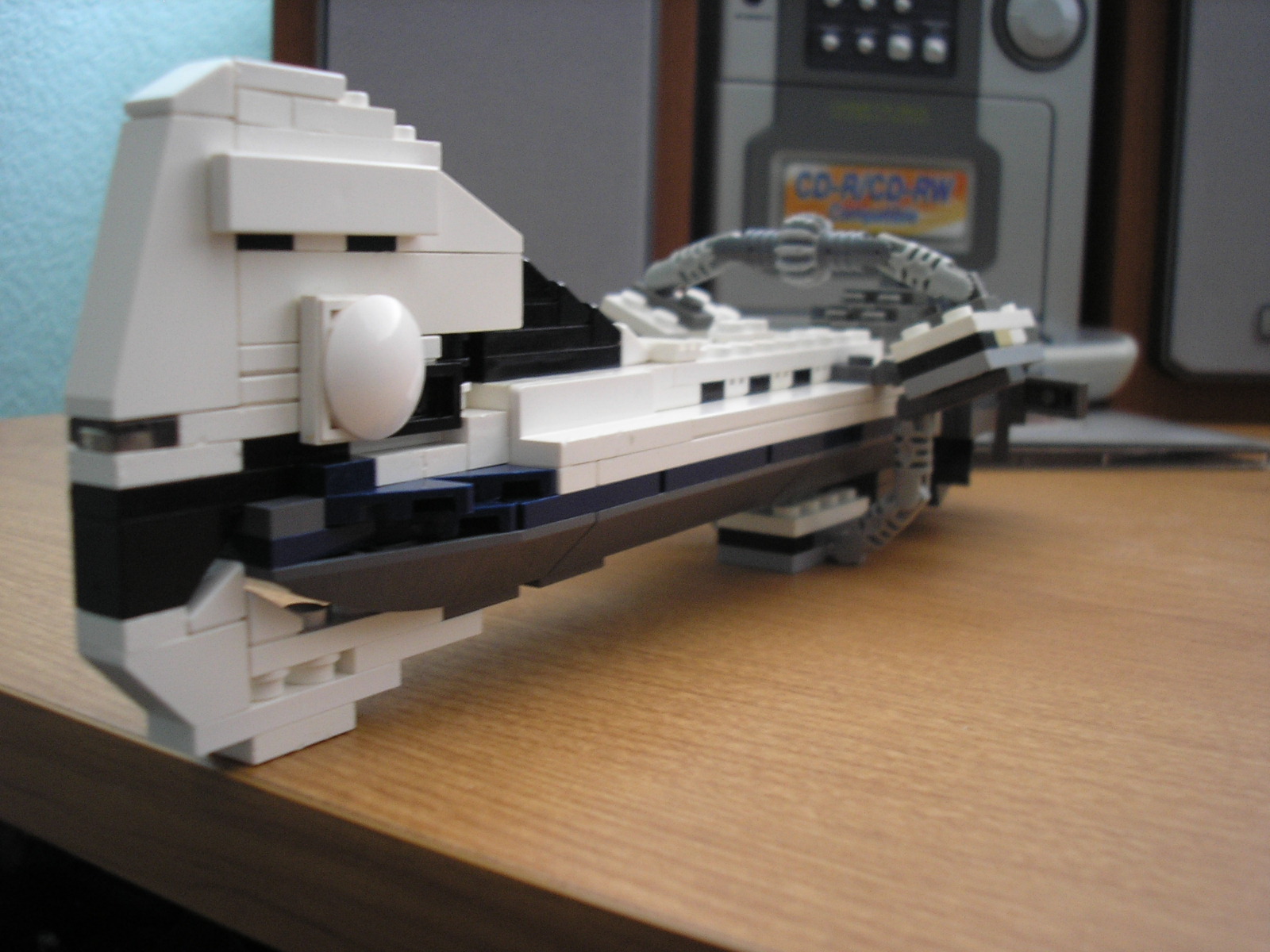 09_colonial_one_landed_bow.jpg
