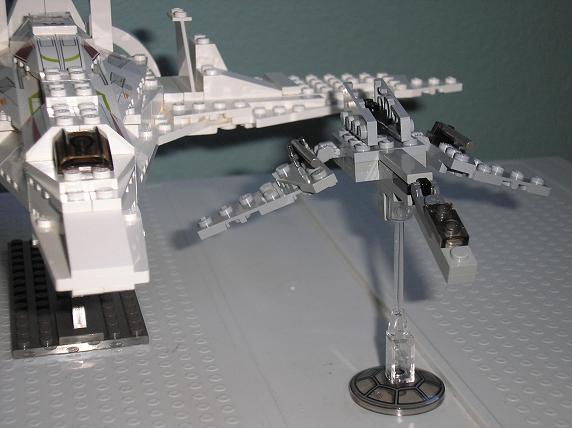 10_iss_minas_tirith_and_albatross_shuttlecraft.jpg