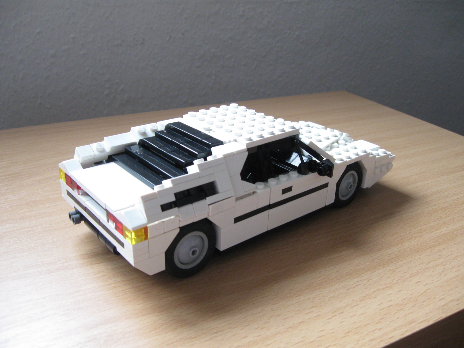 bmw_m1_009.jpg