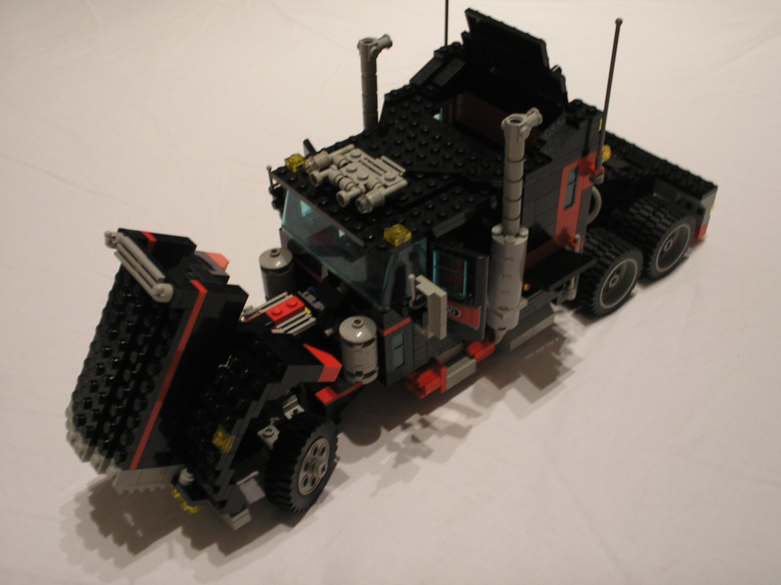 lego_truck_100.jpg