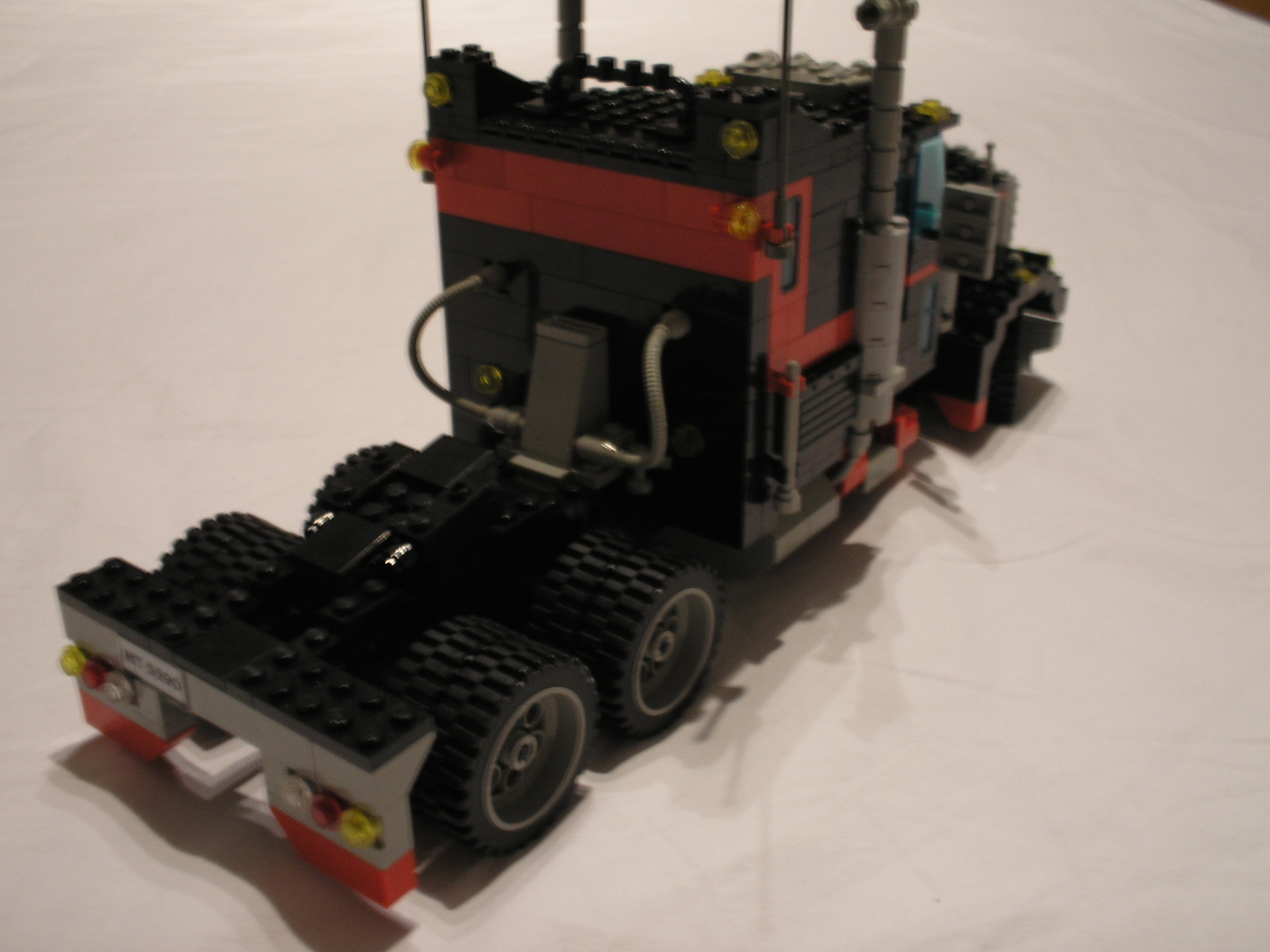 lego_truck_123.jpg