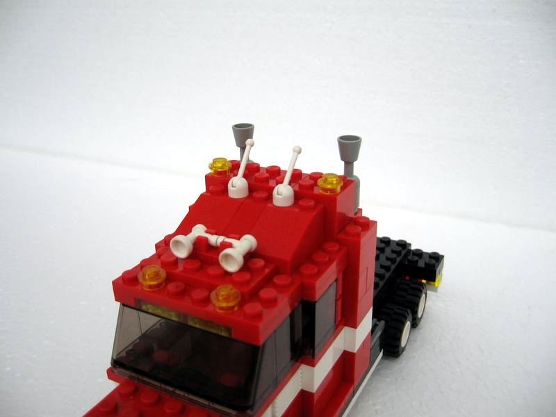 005b-red-long-nose.jpg