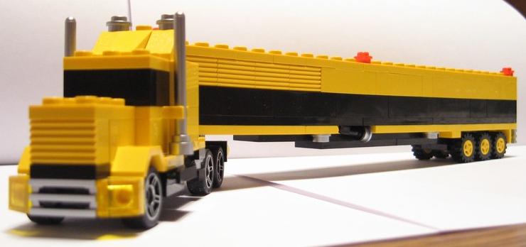 02-8664-with-yellow-semitrailer.jpg