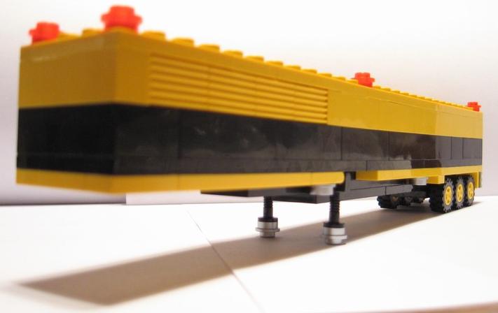 10-8664-with-yellow-semitrailer.jpg