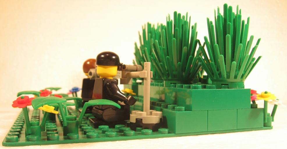 007-antiterrorists-in-bushes.jpg