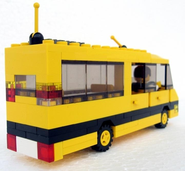 003-yellow-bus.jpg