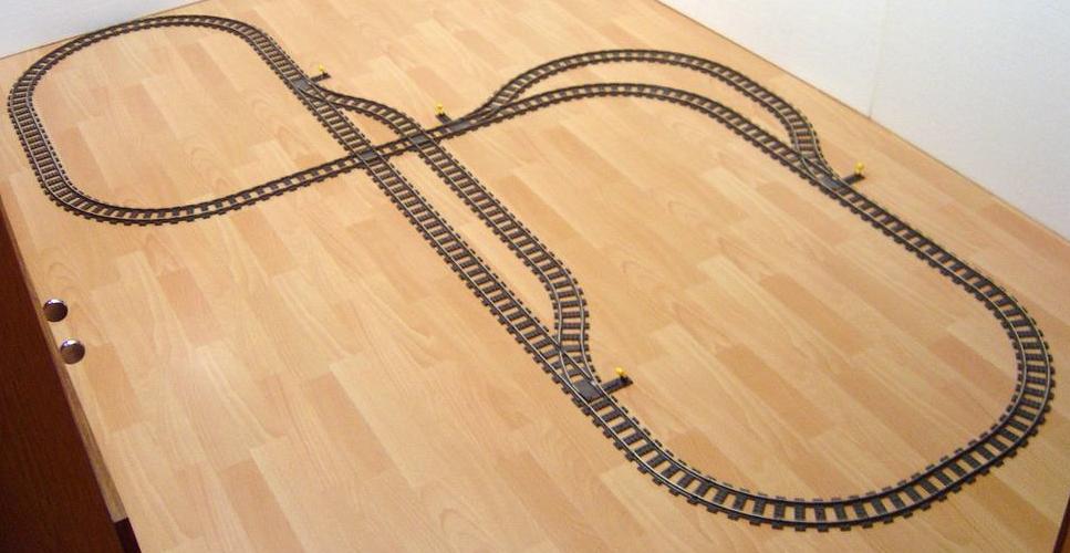 000_2-train.jpg