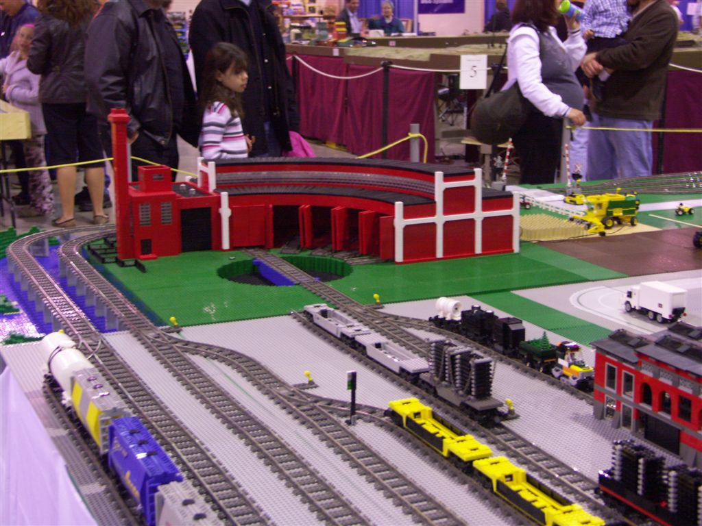 train_show_gets_2007_048.jpg