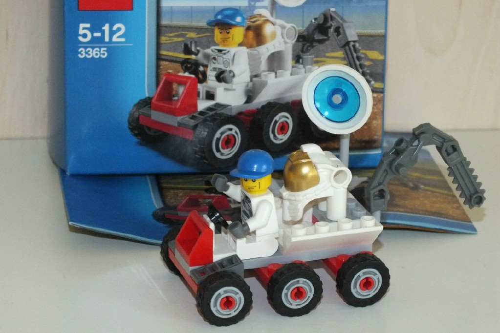 3365_space_moon_buggy__2011_r..jpg