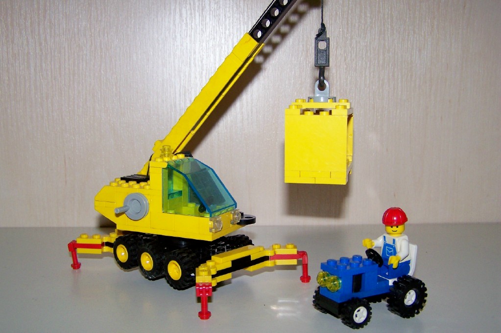 6352_cargomaster_crane__1991_r..jpg