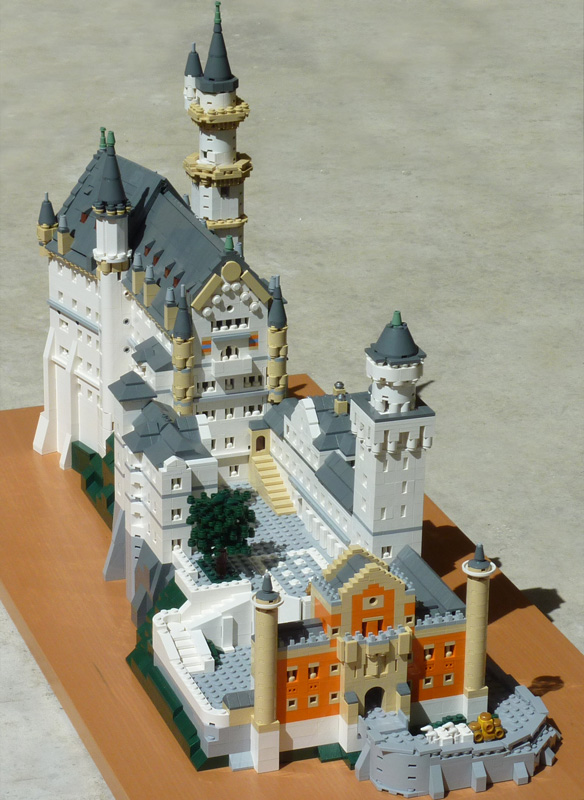 neuschwanstein_t-brick-p01.jpg