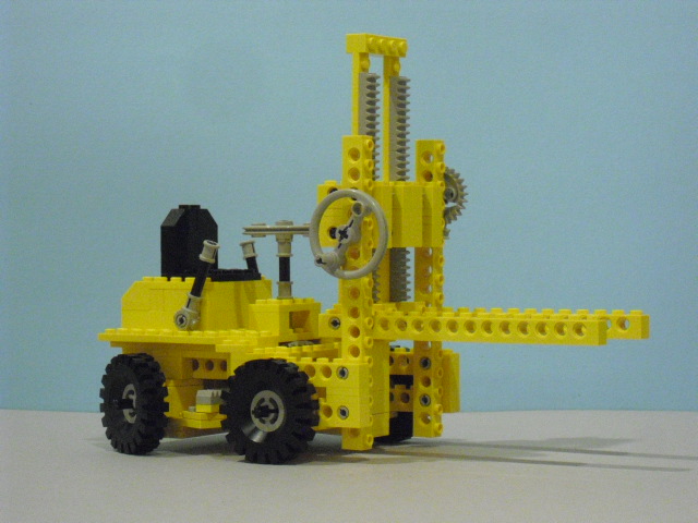 002forklift.jpg