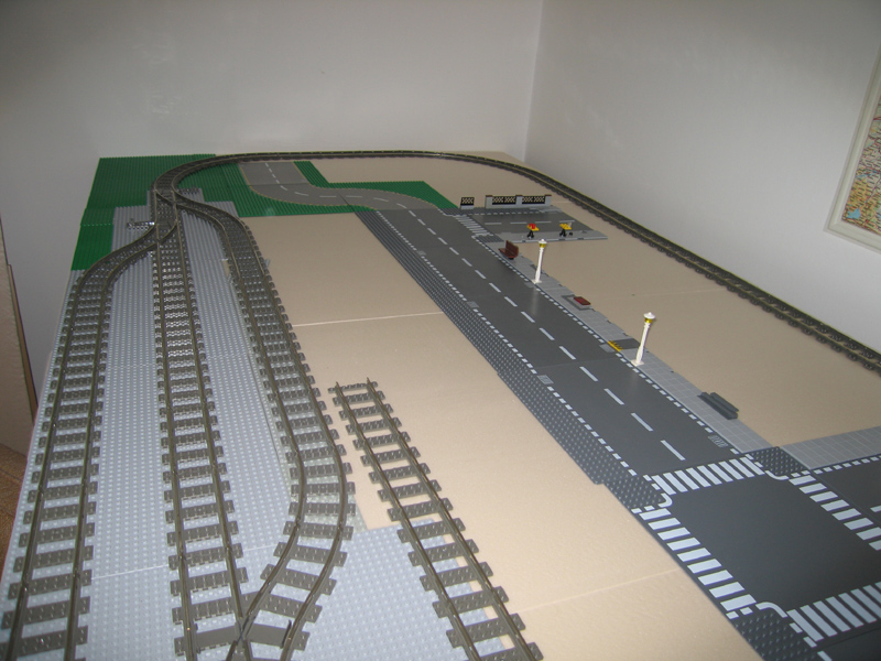 08-laying_down_baseplates1.jpg