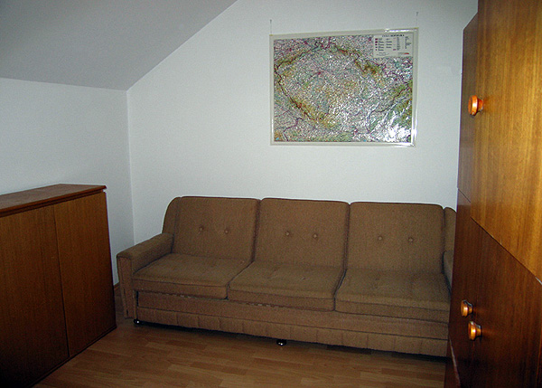00-room.jpg