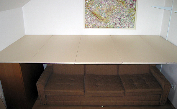 02-table.jpg