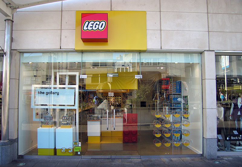 brighton-legoshop01.jpg